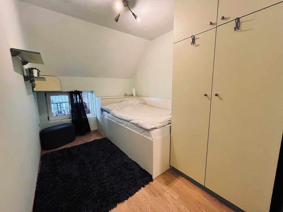 Лазур двустаен апартамент до ФЛОРА и БСУ с гледка море