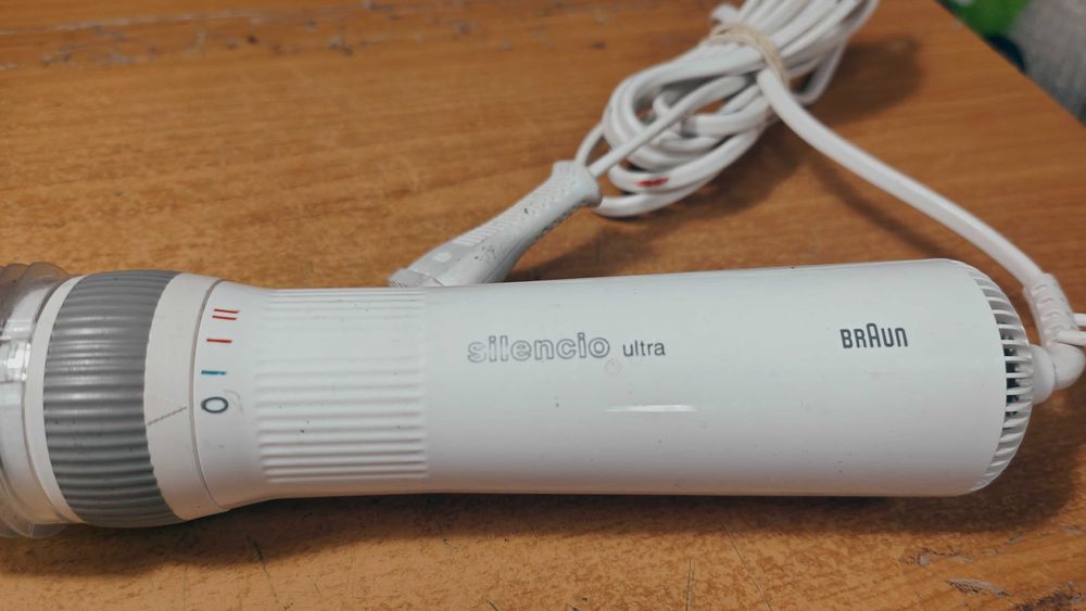 Perie par cu aer cald Philips Silencio