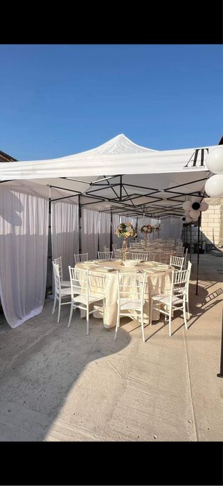 Corturi pentru evenimente .