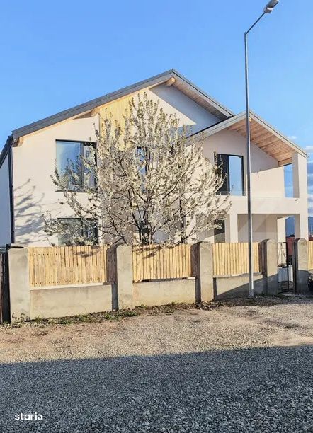 Casa moderna langa Rezervatia Lempes – spatiu, confort si natura