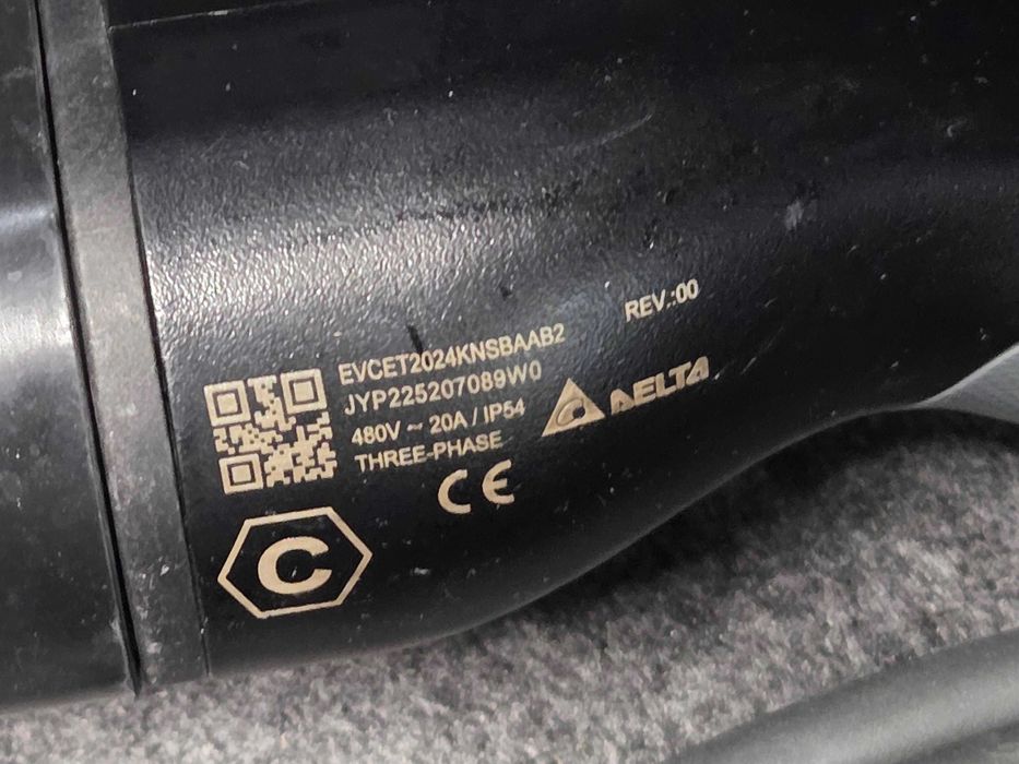 Оригинална зарядна станция за електромобили AUDI e-tron Universal charger 7.2kW и BMW Flexible Fast Charger 2.0 11kW