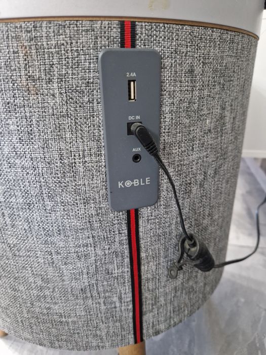 Masa de cafea cu boxa subwoofer