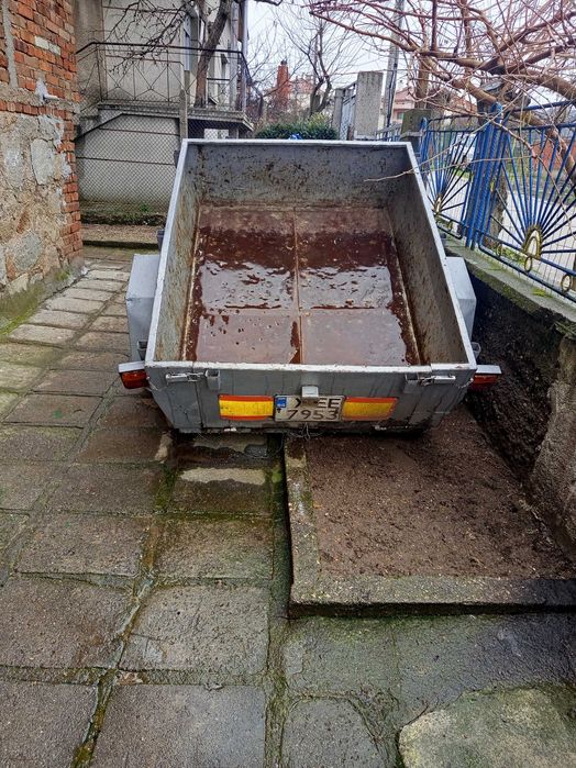 продавам ремарке за кола с регистрация