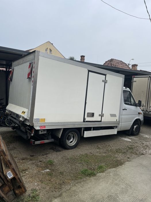 Transport frigorific , transport cu lift, logistica si distributie