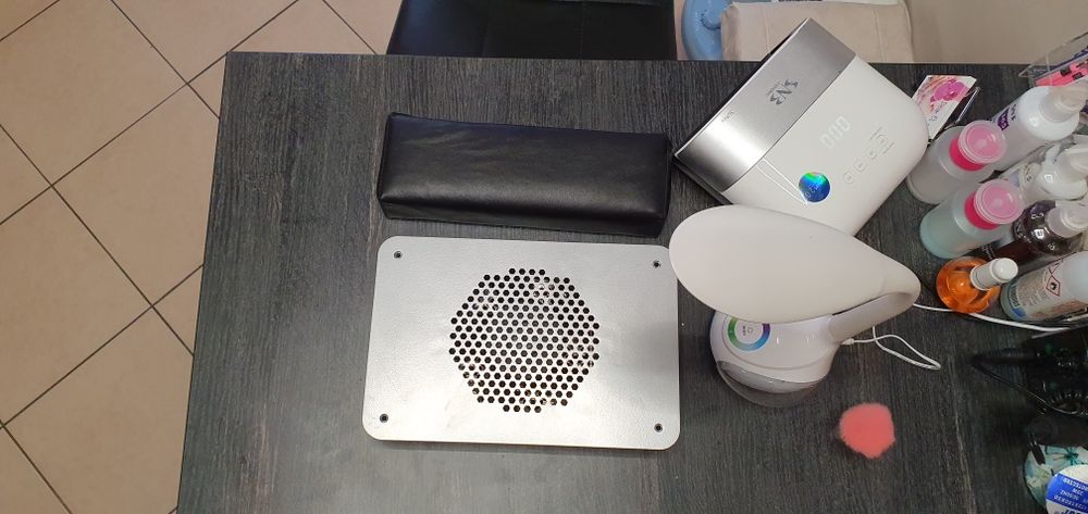 Прахоуловител за вграждане 60W за маникюр. НОВ С 1 ГОДИНА ГАРАНЦИЯ!