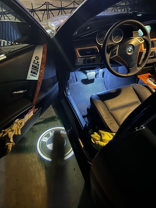 Продаю BMW 520i 2004г