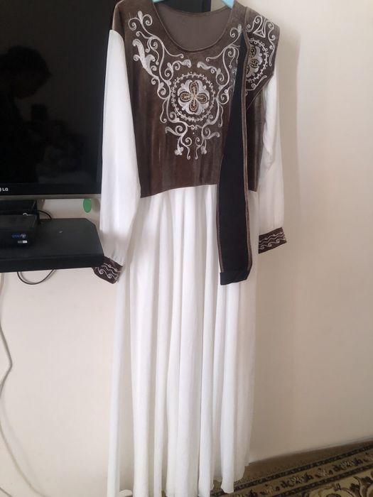 Продается платье с национальным узором!