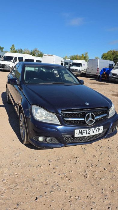 Dezmembrez Mercedes C class 2012