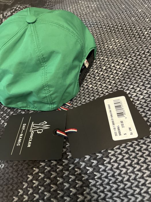 Moncler шушлякава шапка