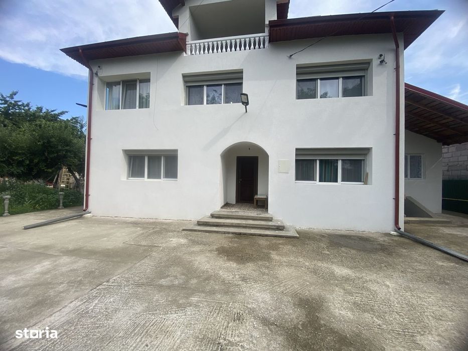 Oaza de liniste si verdeata! Vanzare casa cu 5 camere in Pucioasa