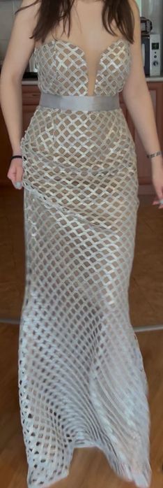 Уникална дизайнерска рокля - чисто нова!