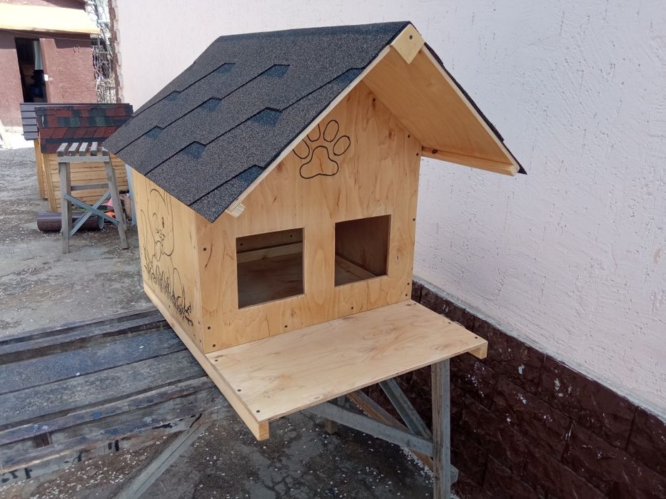 Домик, будка для кошек