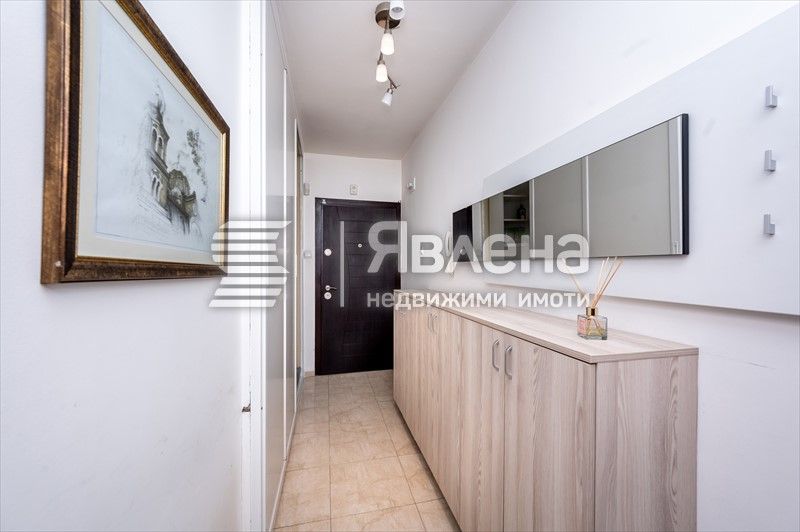 Продава се Двустаен апартамент в София, Изток - 70 кв.м за 3143 €/кв.м - Снимка #5