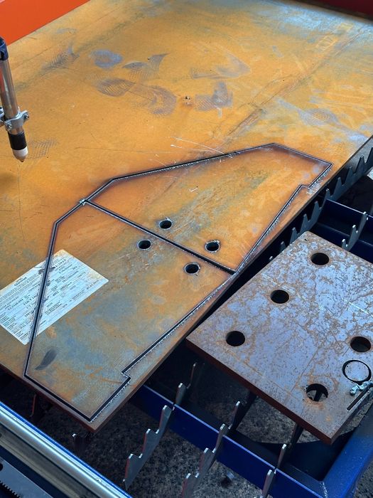 ЧПУ Плазморез станок. Модел: AST 15x30. Холати: янги