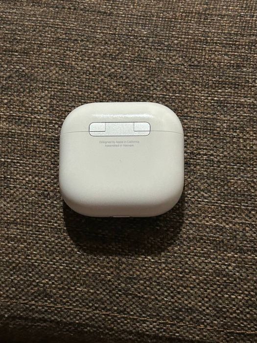 Airpods 4  в отличном сост