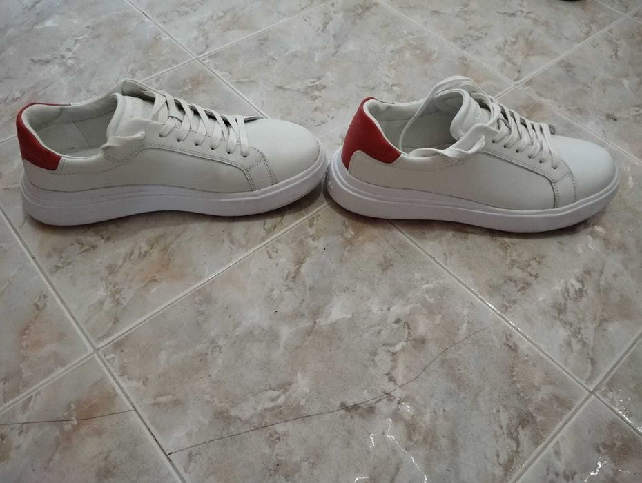 Кецове бели-Calvin Klein