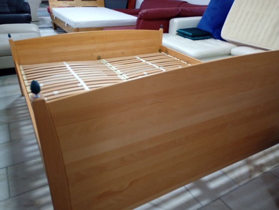 Pat lemn masiv 180x200 cu șifonier lemn masiv 5 uși