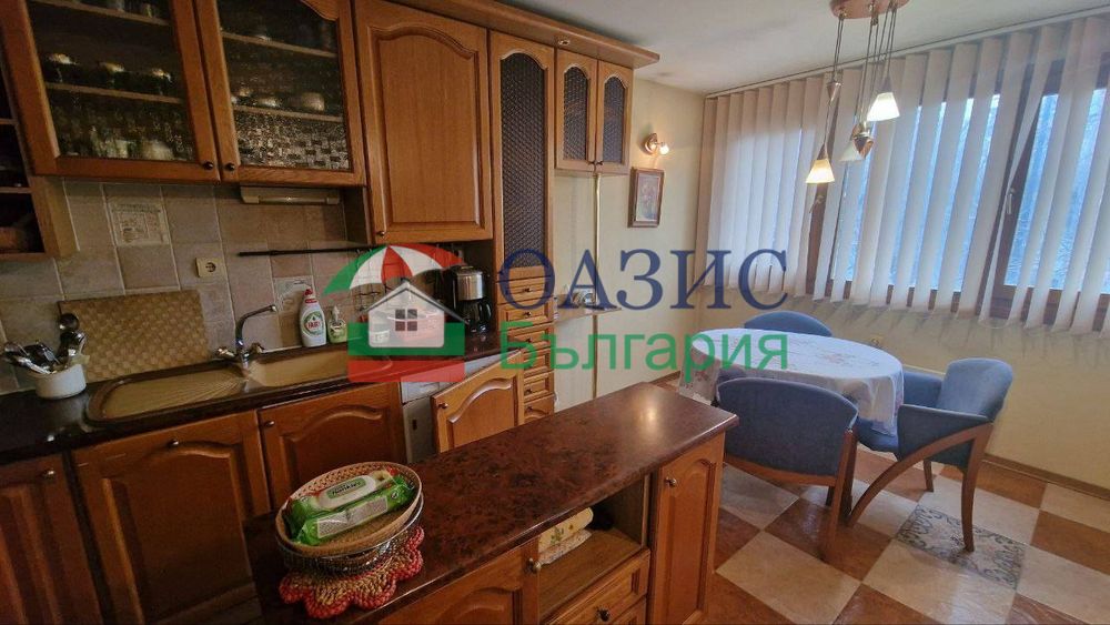 Тристаен апартамент с камина, Несебър, България, 120 кв. м. + гараж