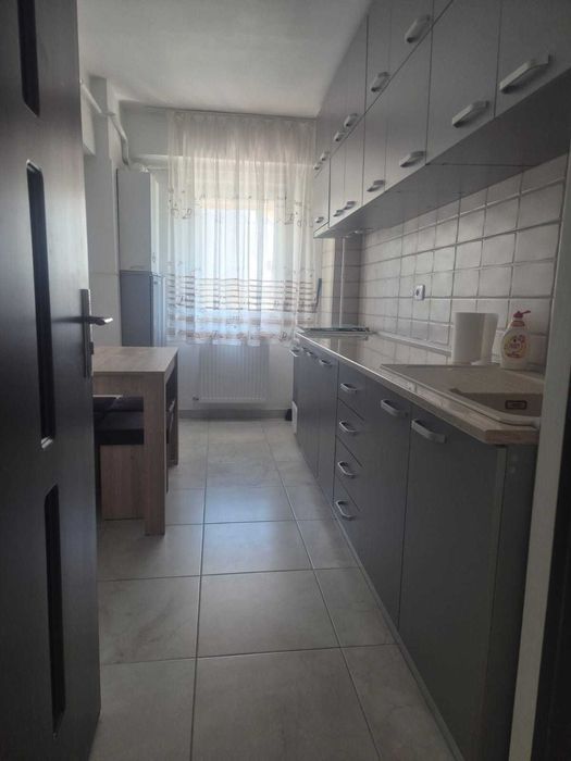 Închiriez apartament 2 camere!