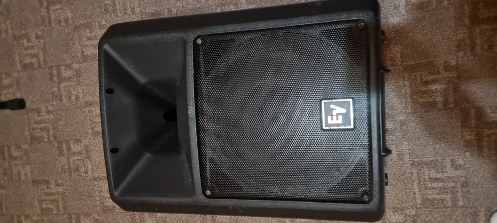 Boxe profesionale Electro-Voice SX200 si mixer 

V