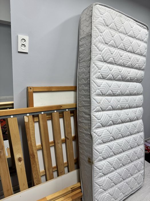 Продам двухярусный кровать ikea