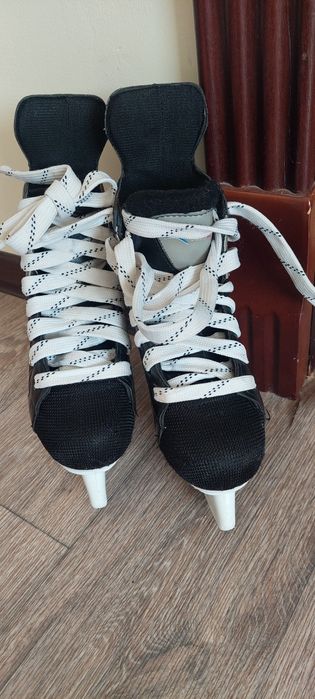 Хоккейные коньки