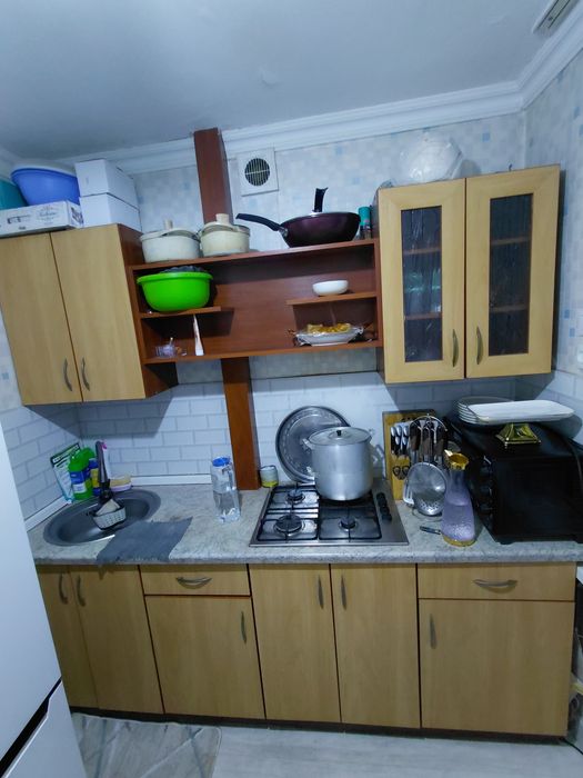 Продам кухонный гарнитур в хорошем состоянии
