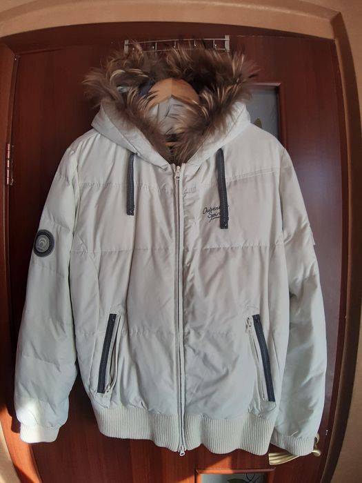 Продам куртку женскую