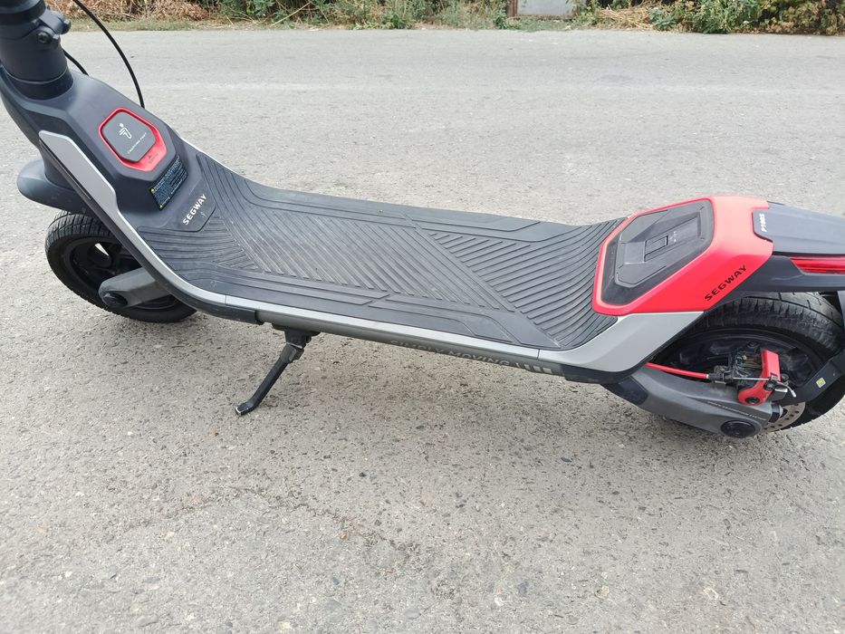 Продам самокат Ninebot p100su