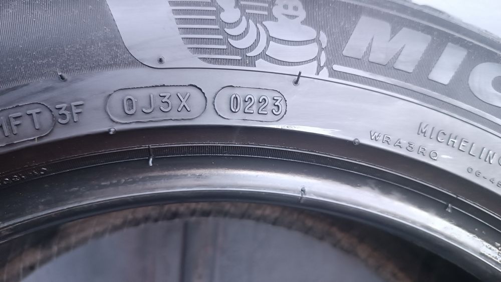 215/55/17 Michelin Дот 0223