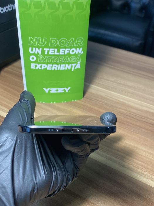 iPhone Air • 256 GB • Black