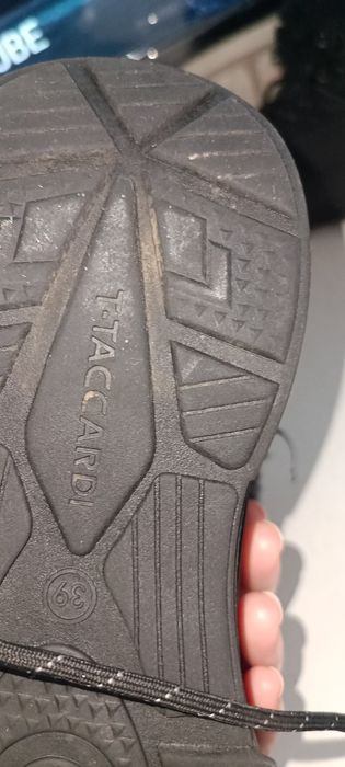 Отдам вещи и обувь на девочку