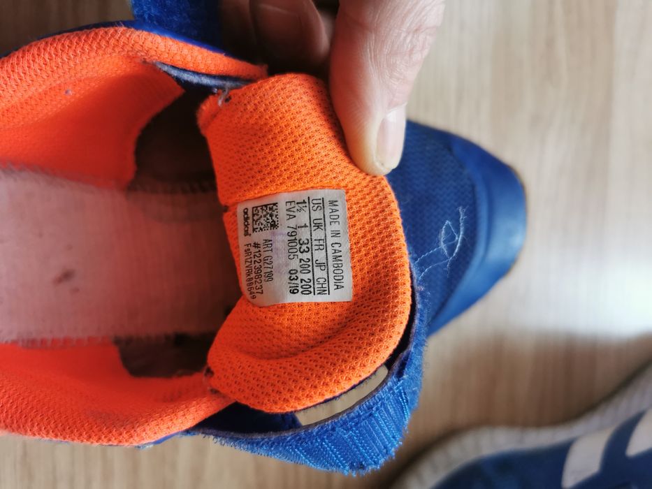 Adidași baietei marimea 33 marca ADIDAS originali