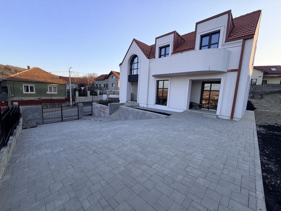 Casa individuala in Chinteni, str.Burebista, nr 4C, zona centrala!