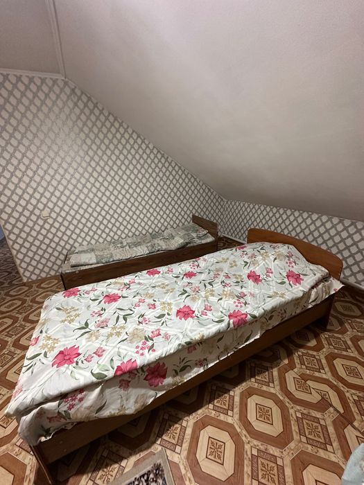 Продам кровати и стол в Бурабай