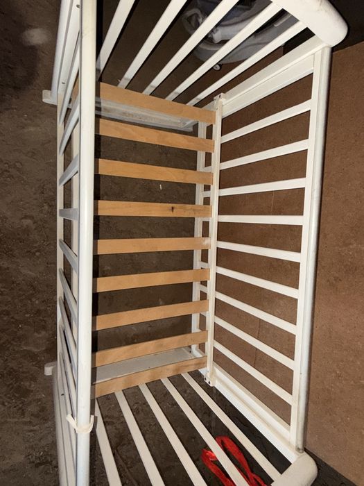 Манеж в хорошем состояние,