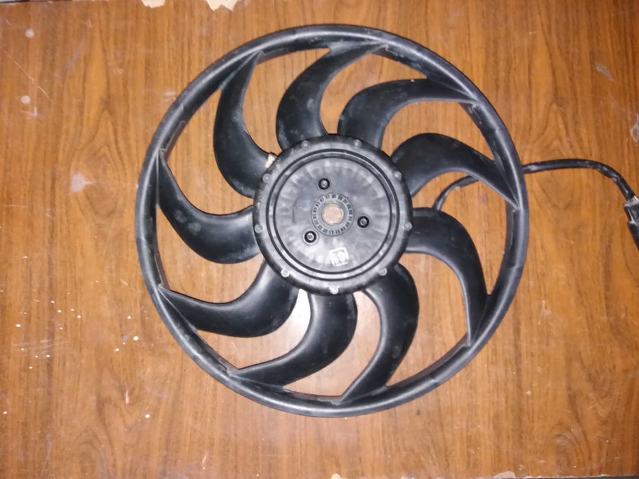 Продам вентилятор охлаждения