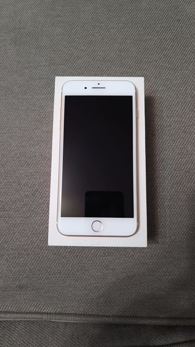 Продам Айфон 7+ 32гб