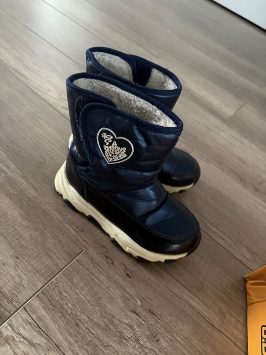 Продам детские сапоги для девочек