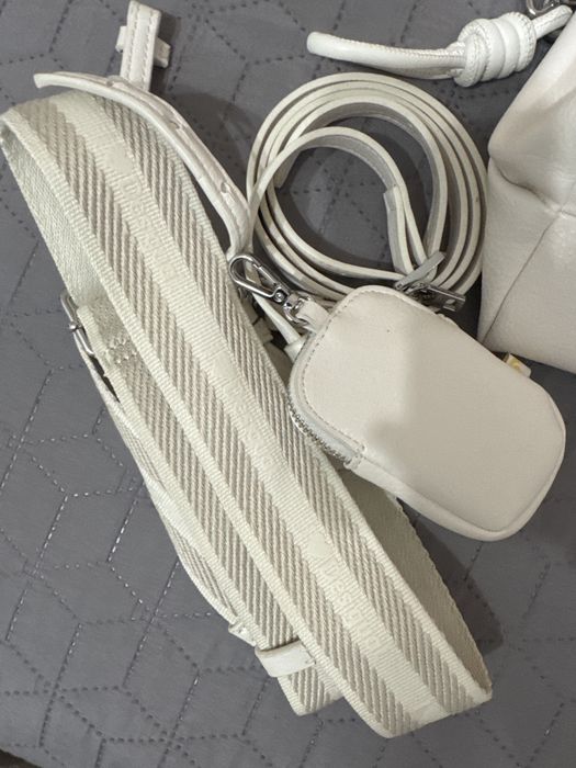 Бяла голяма чанта