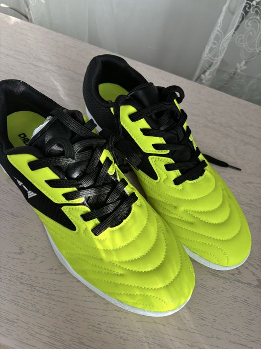 Бутсы футболный