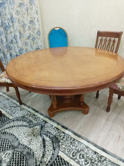 Продам стол деревянный