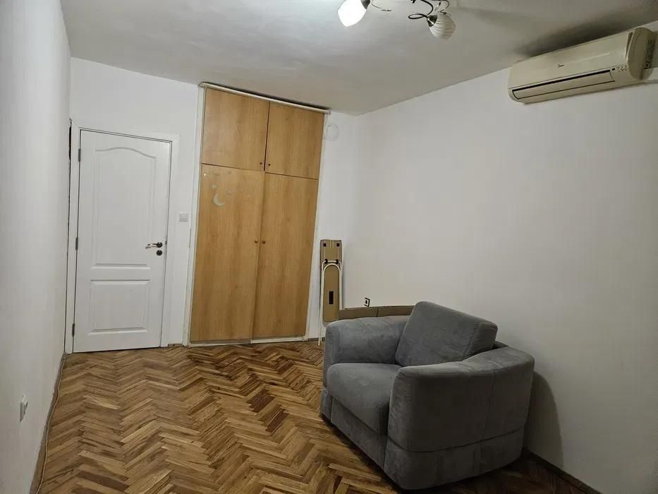 Дава се под наем Двустаен апартамент в Варна, Цветен квартал - 54 кв.м за 298.86 € - Снимка #2