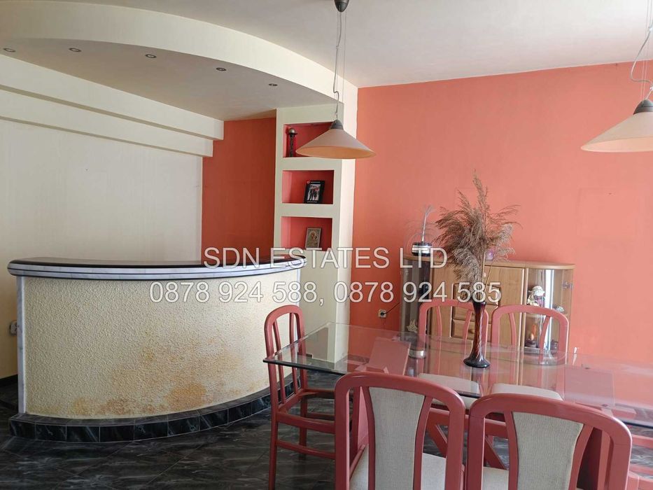 Предлага за продажба къща в идеалния център на гр. Казанлък