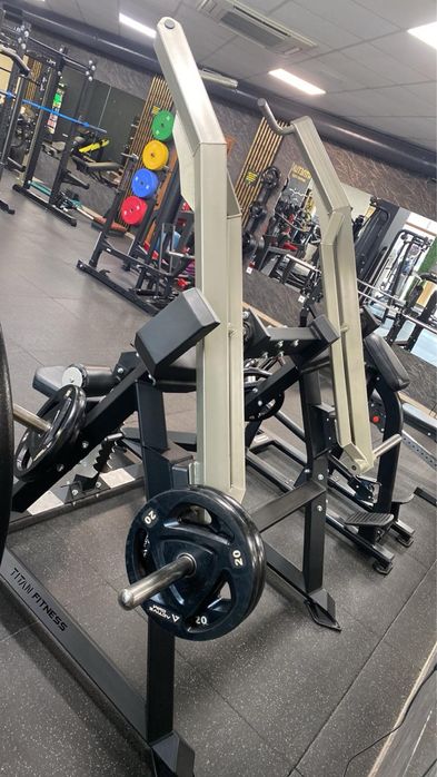TITAN THD Lat pulldown