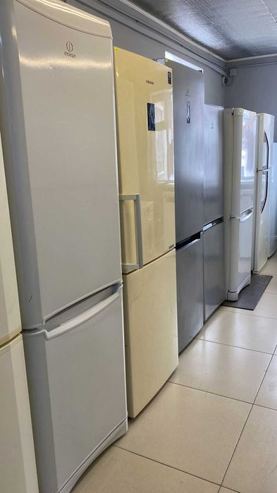 Холодильник SAMSUNG