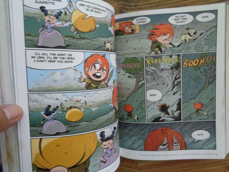 Продавам книгата ; The Best American Comics 2013