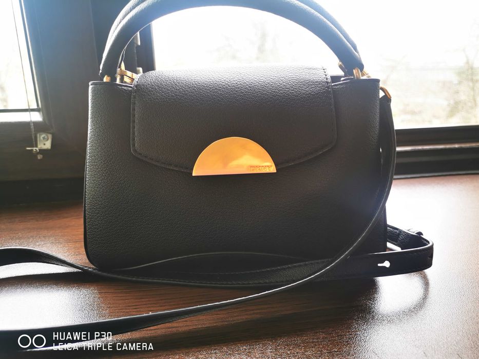 Дамска чанта DKNY