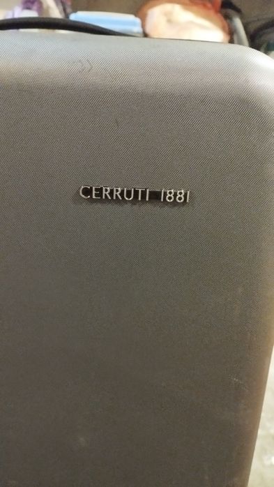 Продам чемодан б/у