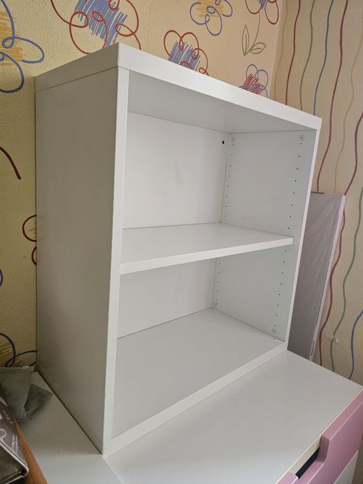 Продам стеллаж для книг икеа